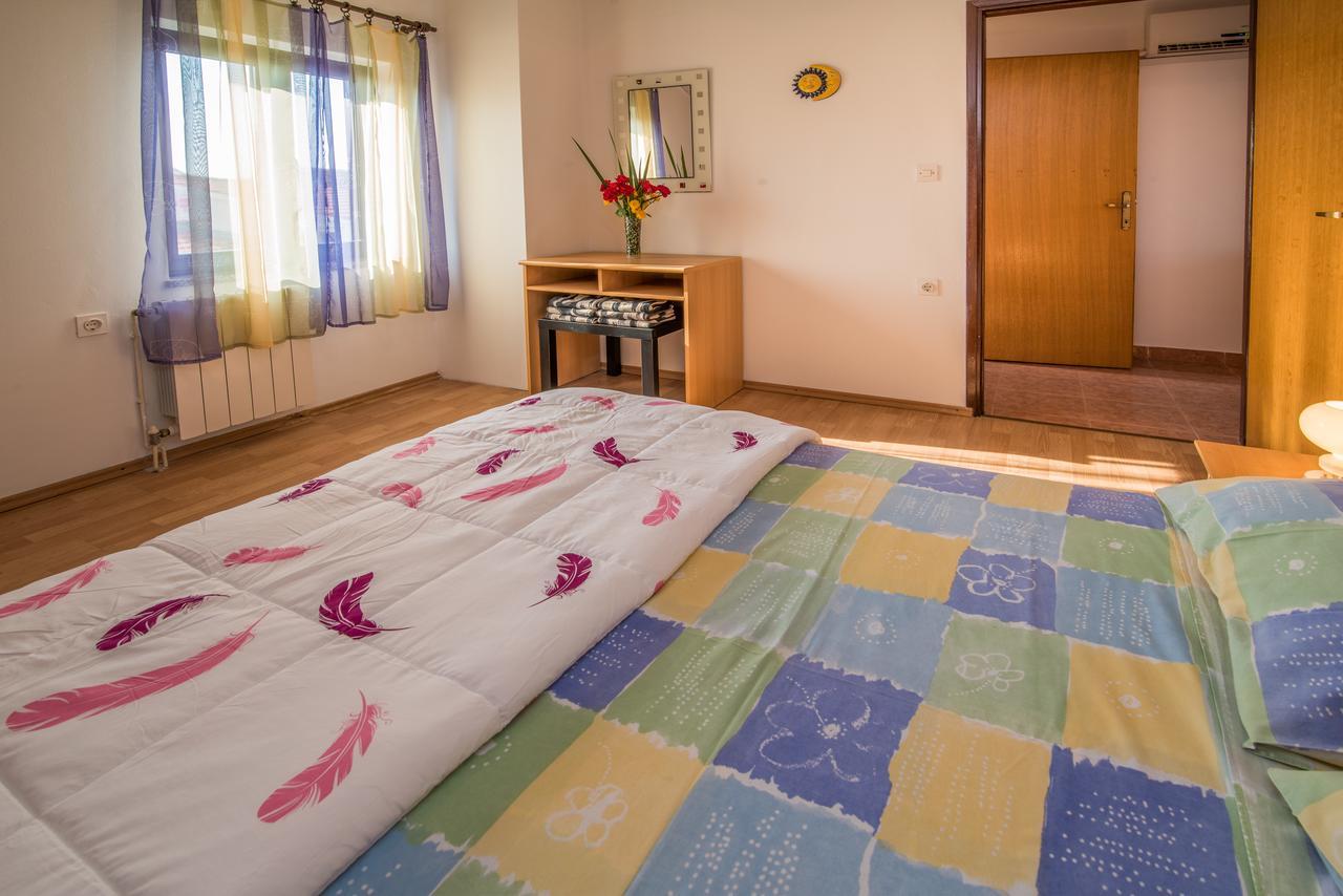 Apartment Sandra Krk Krk Town Exterior photo